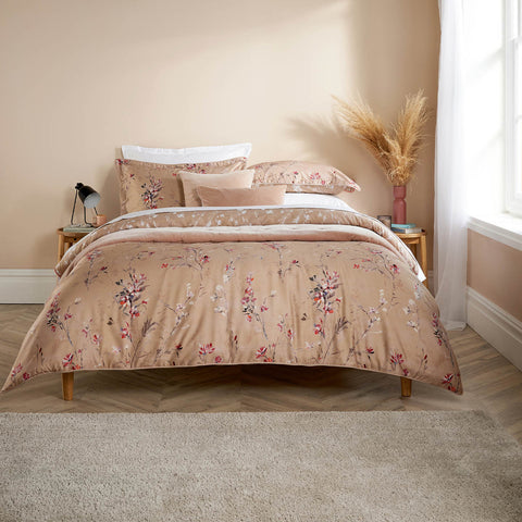 Muted Romance Pattern Bed Linen Set